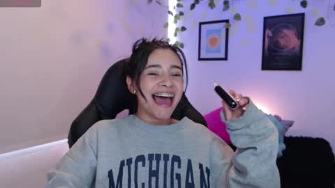 Snapshot of merilynwhithe_ chatting on 1, 10, 2025 Merilyn online show from 1, 10, 2025