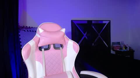 Snapshot of merlin__18 chatting on 23, 12, 2025 Merlin 18 online show from 23, 12, 2025