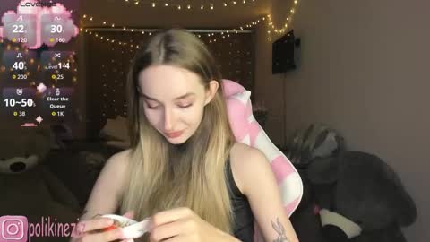 Snapshot of merryl_clark chatting on 4, 2, 2026 Sara online show from 4, 2, 2026