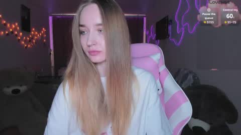 Snapshot of merryl_clark chatting on 24, 3, 2026 Sara online show from 24, 3, 2026