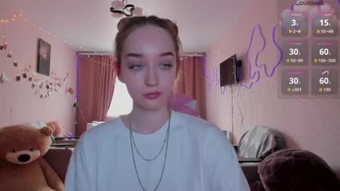 Snapshot of merryl_clark chatting on 26, 3, 2026 Sara online show from 26, 3, 2026