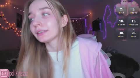 Snapshot of merryl_clark chatting on 8, 4, 2026 Sara online show from 8, 4, 2026