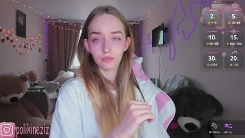 Snapshot of merryl_clark chatting on 10, 4, 2026 Sara online show from 10, 4, 2026