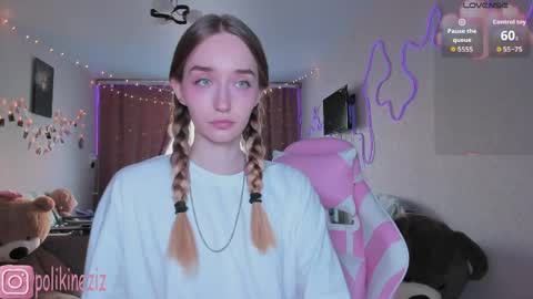 Snapshot of merryl_clark chatting on 11, 4, 2026 Sara online show from 11, 4, 2026