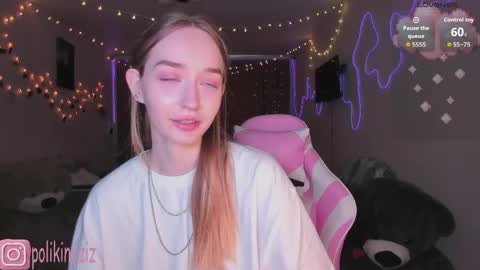 Snapshot of merryl_clark chatting on 14, 4, 2026 Sara online show from 14, 4, 2026