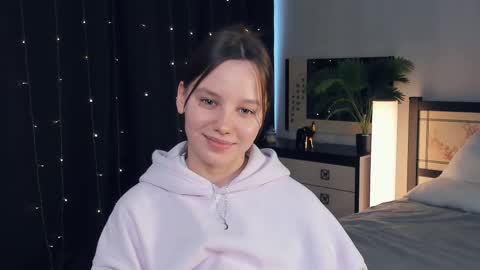 Lollita online show from 2, 3, 2025