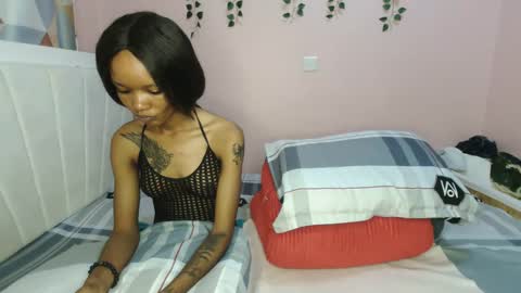 Snapshot of messyluna chatting on 25, 3, 2026 meggy and bree online show from 25, 3, 2026