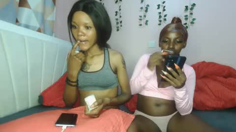 Snapshot of messyluna chatting on 12, 4, 2026 meggy and bree online show from 12, 4, 2026