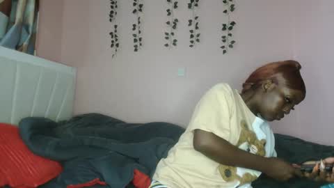 Snapshot of messyluna chatting on 13, 4, 2026 meggy and bree online show from 13, 4, 2026