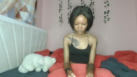 Snapshot of messyluna chatting on 14, 4, 2026 meggy and bree online show from 14, 4, 2026