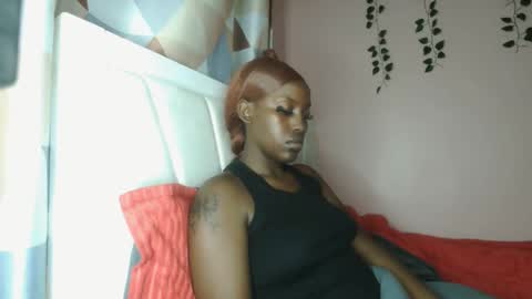 Snapshot of messyluna chatting on 15, 4, 2026 meggy and bree online show from 15, 4, 2026