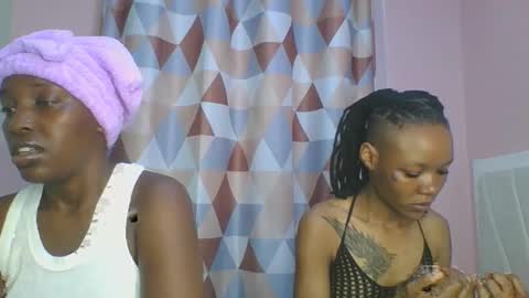 Snapshot of messyluna chatting on 25, 4, 2026 meggy and bree online show from 25, 4, 2026