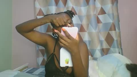 Snapshot of messyluna chatting on 2, 5, 2026 meggy and bree online show from 2, 5, 2026