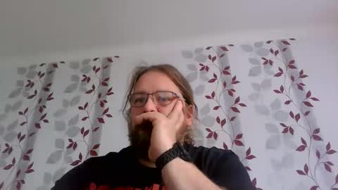 Snapshot of metallbuddy chatting on 26, 10, 2025 ask me online show from 26, 10, 2025