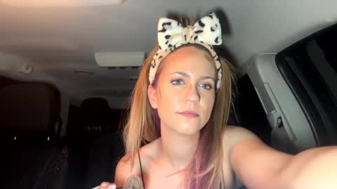 Snapshot of mezzy69 chatting on 24, 1, 2025 mezzy69 online show from 24, 1, 2025