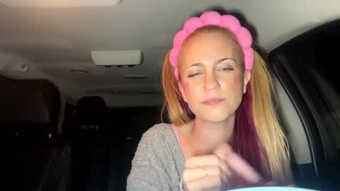 Snapshot of mezzy69 chatting on 19, 2, 2025 mezzy69 online show from 19, 2, 2025