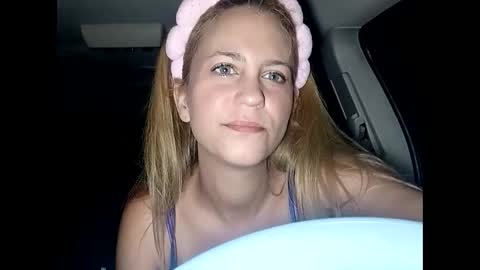 Snapshot of mezzy69 chatting on 21, 9, 2025 mezzy69 online show from 21, 9, 2025