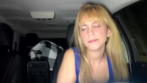 Snapshot of mezzy69 chatting on 6, 11, 2025 mezzy69 online show from 6, 11, 2025