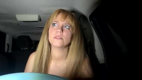 Snapshot of mezzy69 chatting on 5, 12, 2025 mezzy69 online show from 5, 12, 2025