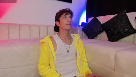 Snapshot of mhatias_ chatting on 21, 4, 2026 MATHIAS online show from 21, 4, 2026