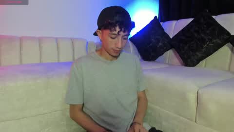 Snapshot of mhatias_ chatting on 30, 4, 2026 MATHIAS online show from 30, 4, 2026