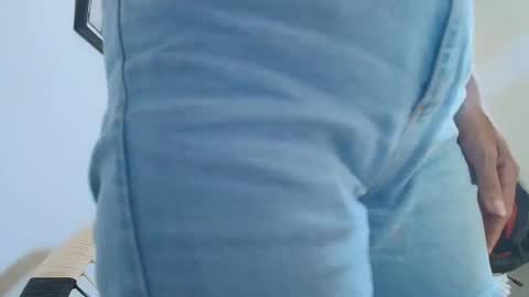 Snapshot of mhulattahot_ chatting on 3, 3, 2026 Mulata Spencer online show from 3, 3, 2026