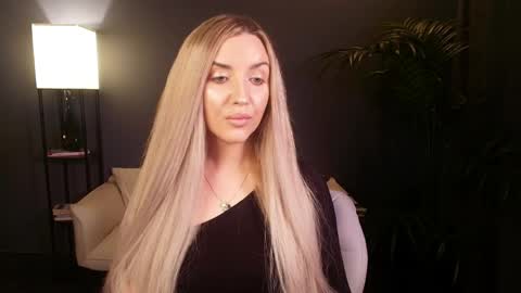 Snapshot of mi1a_ chatting on 4, 4, 2026 mi1a_ online show from 4, 4, 2026