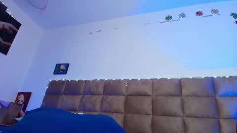 Emi online show from 8, 9, 2025