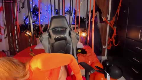 Violett online show from 27, 10, 2025