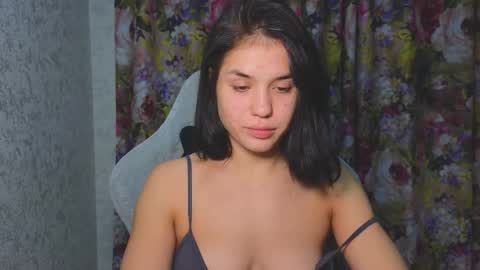 Snapshot of mia___lunaa chatting on 9, 11, 2025 Mia online show from 9, 11, 2025