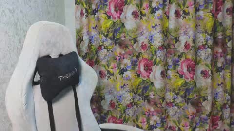 Snapshot of mia___lunaa chatting on 26, 11, 2025 Mia online show from 26, 11, 2025