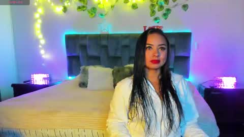 mia___velvet__ online show from 17, 7, 2026