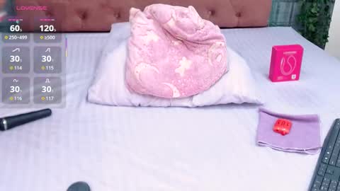 Snapshot of mia__coluccy chatting on 30, 9, 2025 Mia online show from 30, 9, 2025