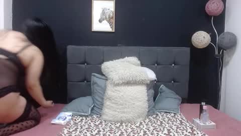 Snapshot of mia__xx1 chatting on 15, 11, 2025 C A L L M E M I A online show from 15, 11, 2025