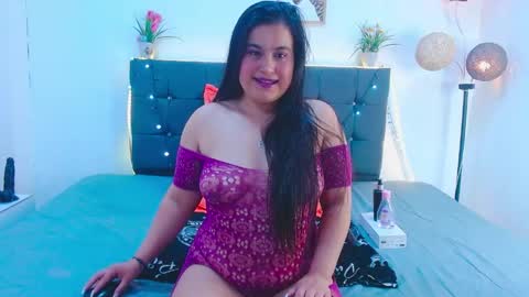 Snapshot of mia__xx1 chatting on 22, 5, 2026 C A L L M E M I A online show from 22, 5, 2026
