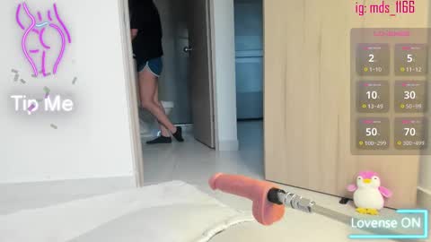 Mia adams  online show from 12, 2, 2025