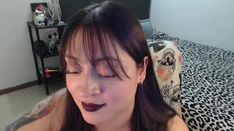 mia online show from 10, 1, 2025