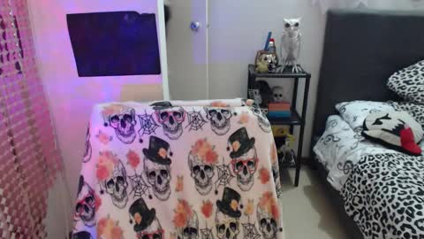 mia online show from 26, 9, 2025