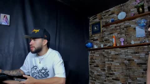 Snapshot of mia_and_vincentt chatting on 28, 10, 2025 Mia and vincentt model indepent online show from 28, 10, 2025