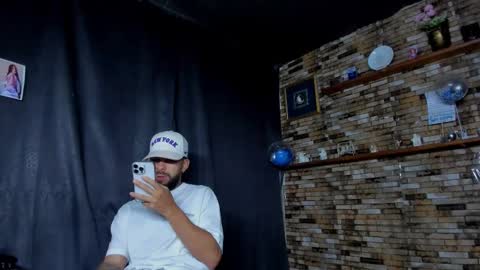 Snapshot of mia_and_vincentt chatting on 15, 11, 2025 Mia and vincentt model indepent online show from 15, 11, 2025