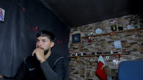 Snapshot of mia_and_vincentt chatting on 17, 12, 2025 Mia and vincentt model indepent online show from 17, 12, 2025