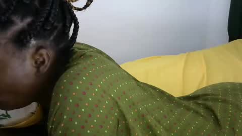 Snapshot of mia_bellah chatting on 4, 2, 2025 aishah petite online show from 4, 2, 2025