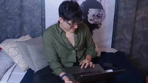 Snapshot of mia_belmont chatting on 13, 4, 2026 Belmont and Mia online show from 13, 4, 2026