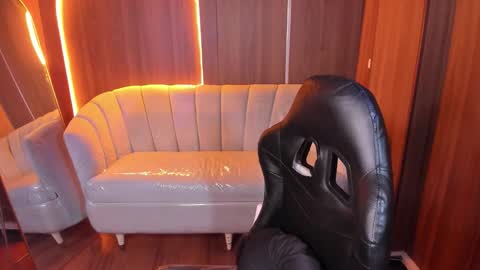 mia_collins_b online show from 21, 12, 2025