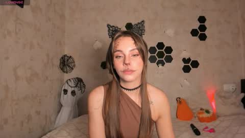 Snapshot of mia_com chatting on 30, 10, 2025 Mia next stream Thursday 1400 UTC1 Friday 1400 UTC1 online show from 30, 10, 2025