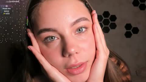 Snapshot of mia_com chatting on 12, 11, 2025 Mia next stream Thursday 1400 UTC1 Friday 1400 UTC1 online show from 12, 11, 2025