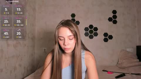 Snapshot of mia_com chatting on 21, 11, 2025 Mia next stream Thursday 1400 UTC1 Friday 1400 UTC1 online show from 21, 11, 2025