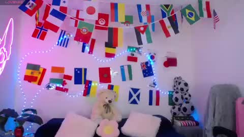 Snapshot of mia_cute_girl chatting on 27, 6, 2026 mia_cute_girl online show from 27, 6, 2026