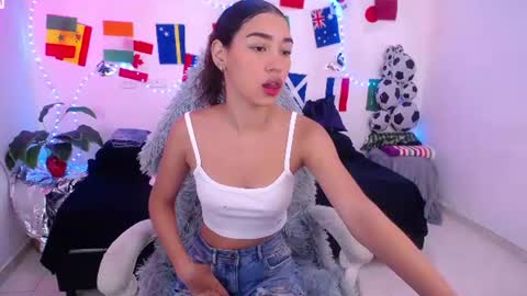 Snapshot of mia_cute_girl chatting on 30, 6, 2026 mia_cute_girl online show from 30, 6, 2026
