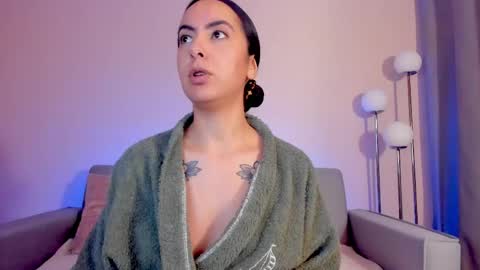Sarah Luna online show from 23, 3, 2026